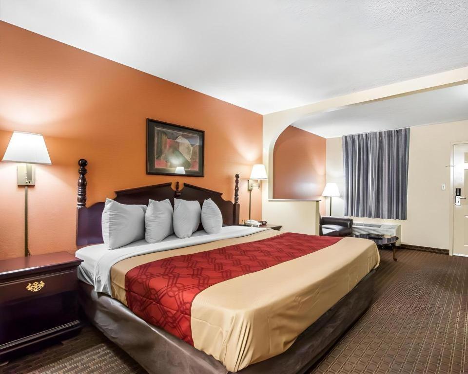 Econo Lodge Inn & Suites I-20, Exit 73 Tuscaloosa Extérieur photo