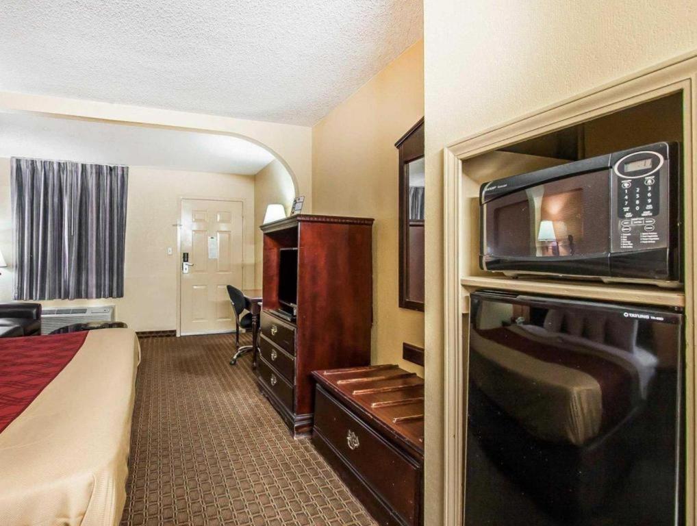 Econo Lodge Inn & Suites I-20, Exit 73 Tuscaloosa Extérieur photo