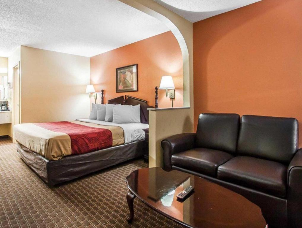 Econo Lodge Inn & Suites I-20, Exit 73 Tuscaloosa Extérieur photo