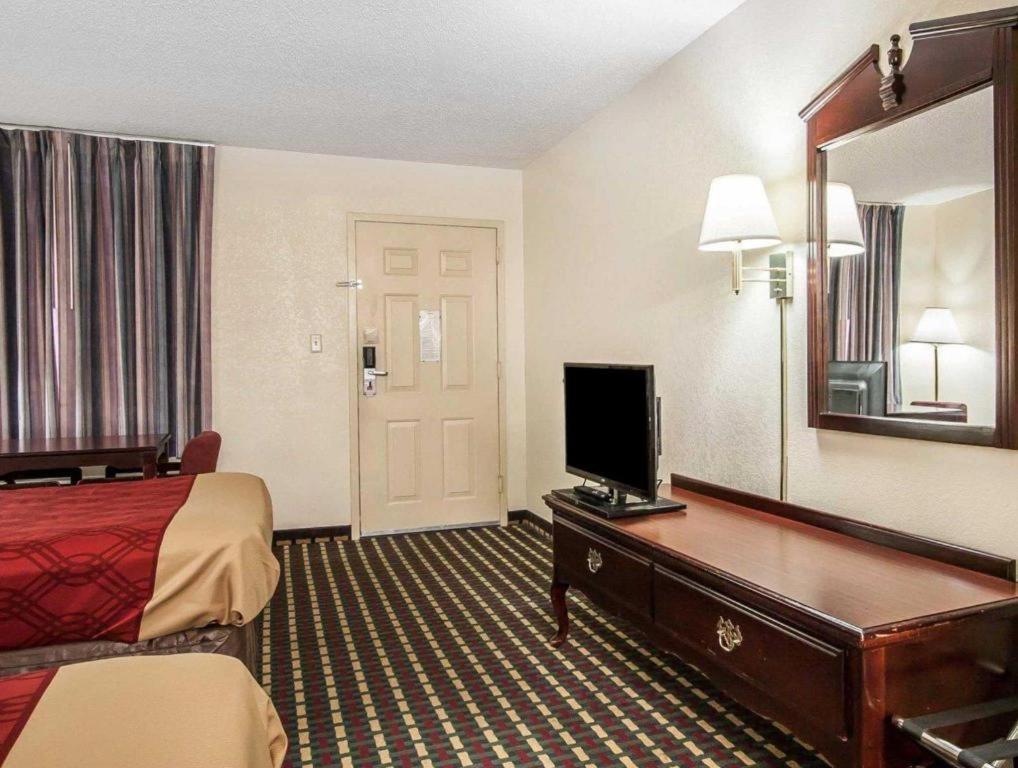 Econo Lodge Inn & Suites I-20, Exit 73 Tuscaloosa Extérieur photo