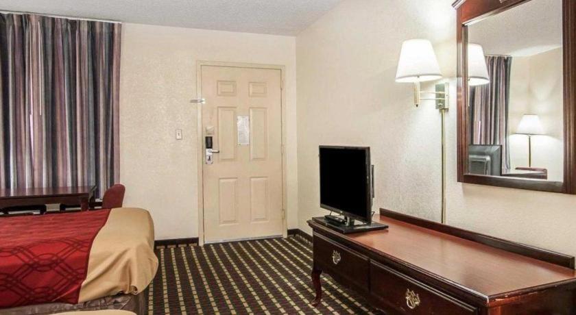 Econo Lodge Inn & Suites I-20, Exit 73 Tuscaloosa Extérieur photo