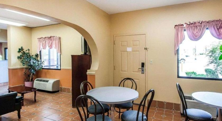 Econo Lodge Inn & Suites I-20, Exit 73 Tuscaloosa Extérieur photo
