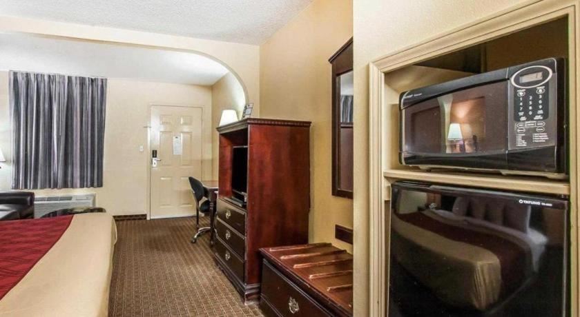 Econo Lodge Inn & Suites I-20, Exit 73 Tuscaloosa Extérieur photo